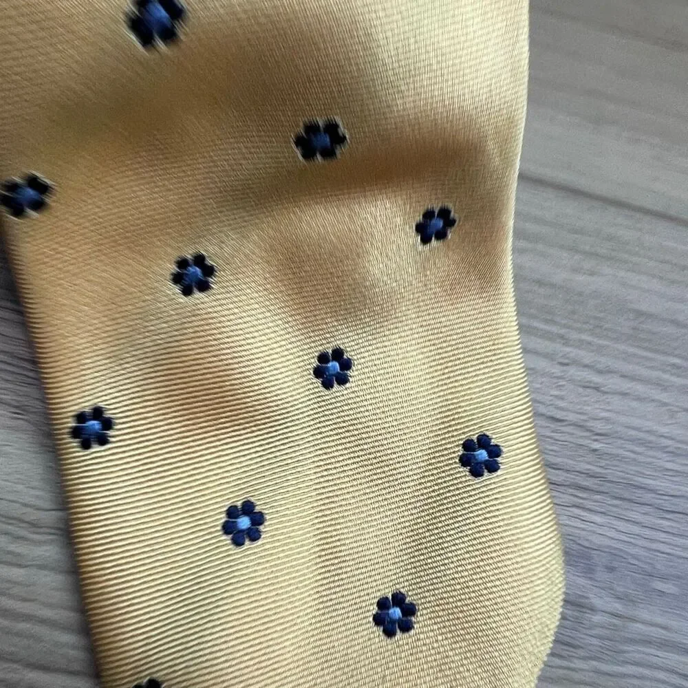 Brooks Brothers 346 Yellow Silk Tie with Navy Floral‎ Motif